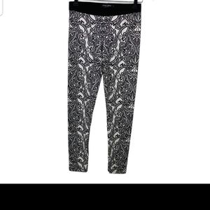 Black and white graphic leggings